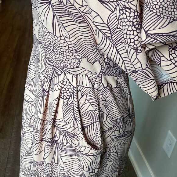 Superfoxx Floral Dress    - Picture 3 of 8